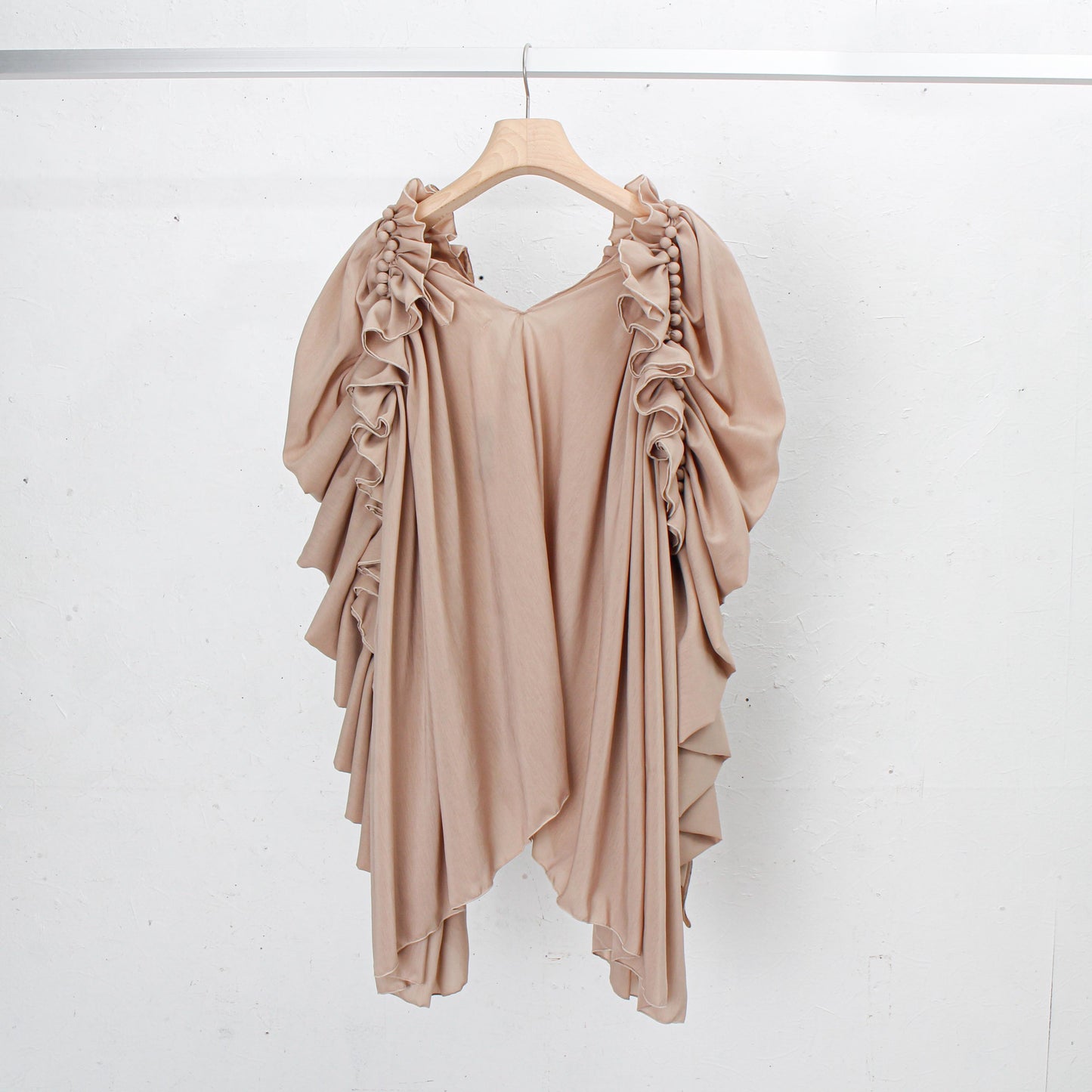natsumi osawa/papillon sleeve tops