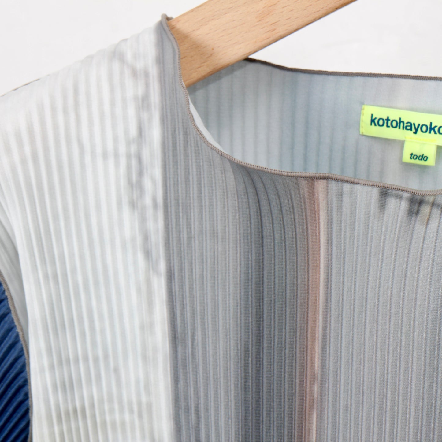 to do kotohayokozawa /Graphic Top /green