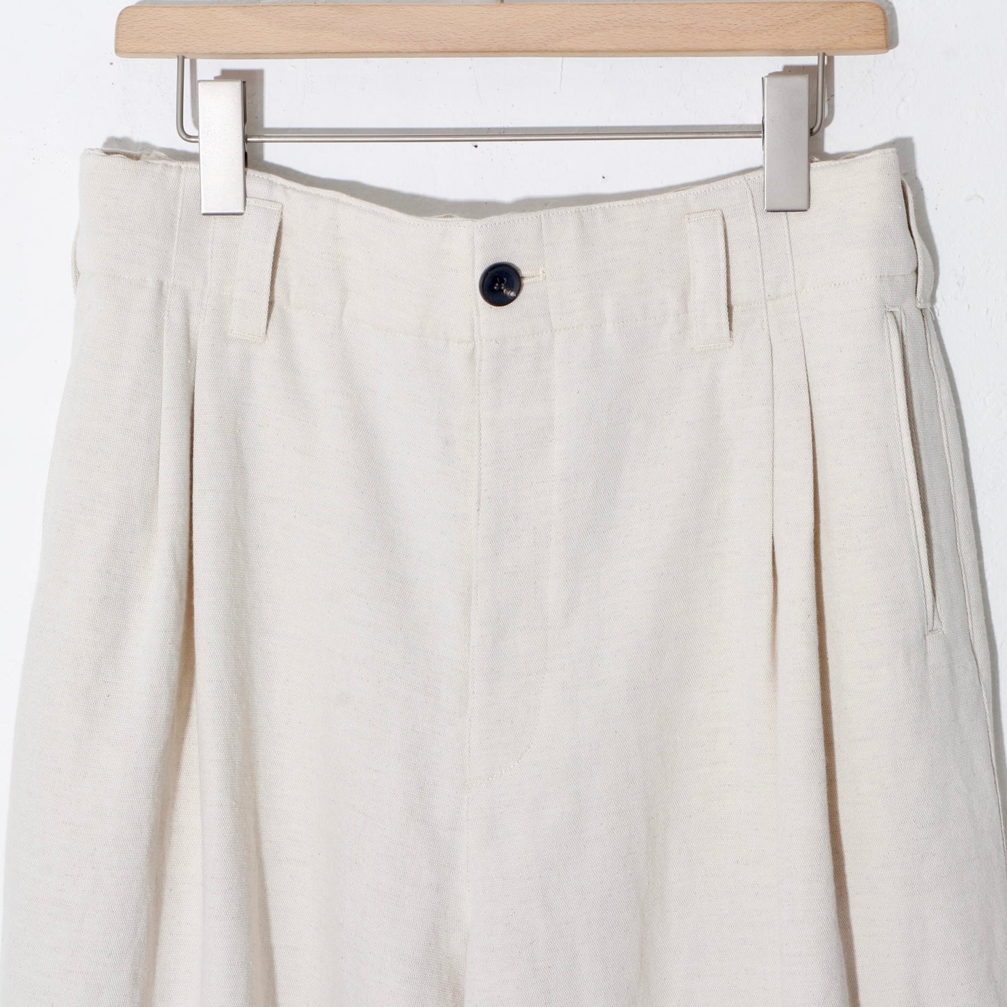 Natural Dyed 2tuck Trouser/  off white