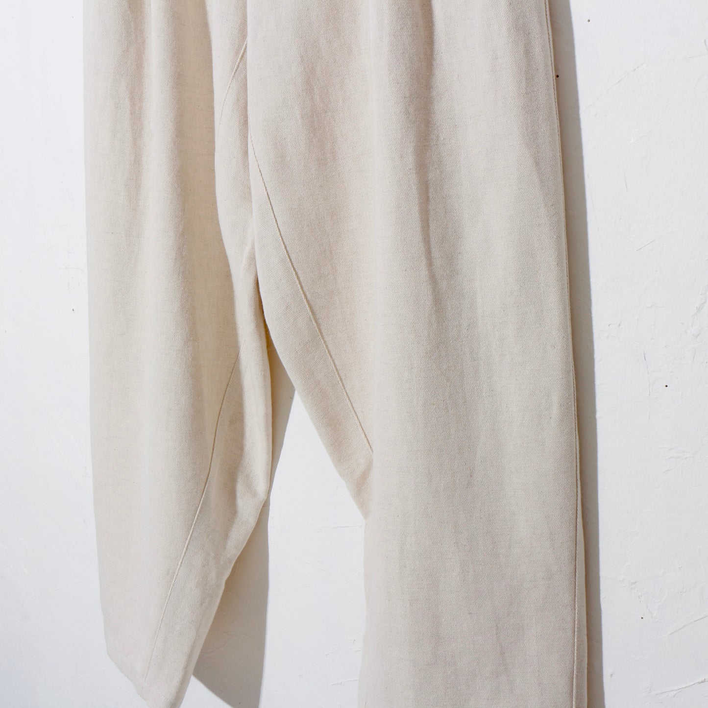 Natural Dyed 2tuck Trouser/  off white
