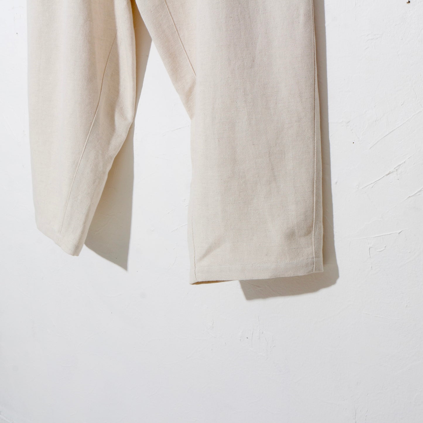 Natural Dyed 2tuck Trouser/  off white
