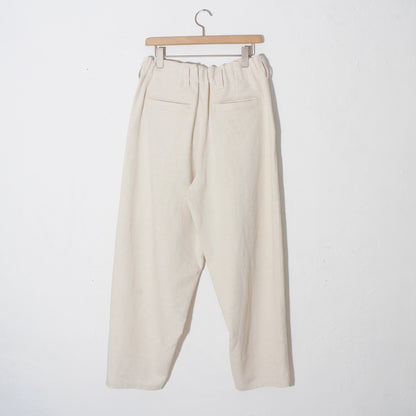 Natural Dyed 2tuck Trouser/  off white
