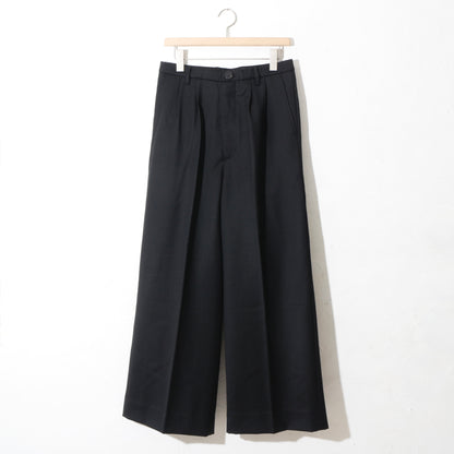 TUCKED WIDE TROUSERS / black