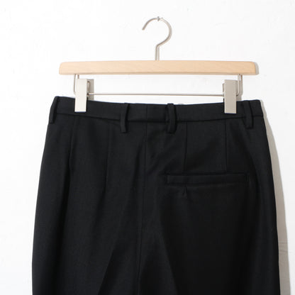 TUCKED WIDE TROUSERS / black