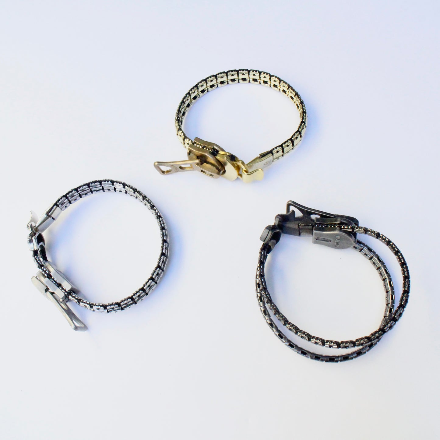 zip bracelet / gold /black / silver