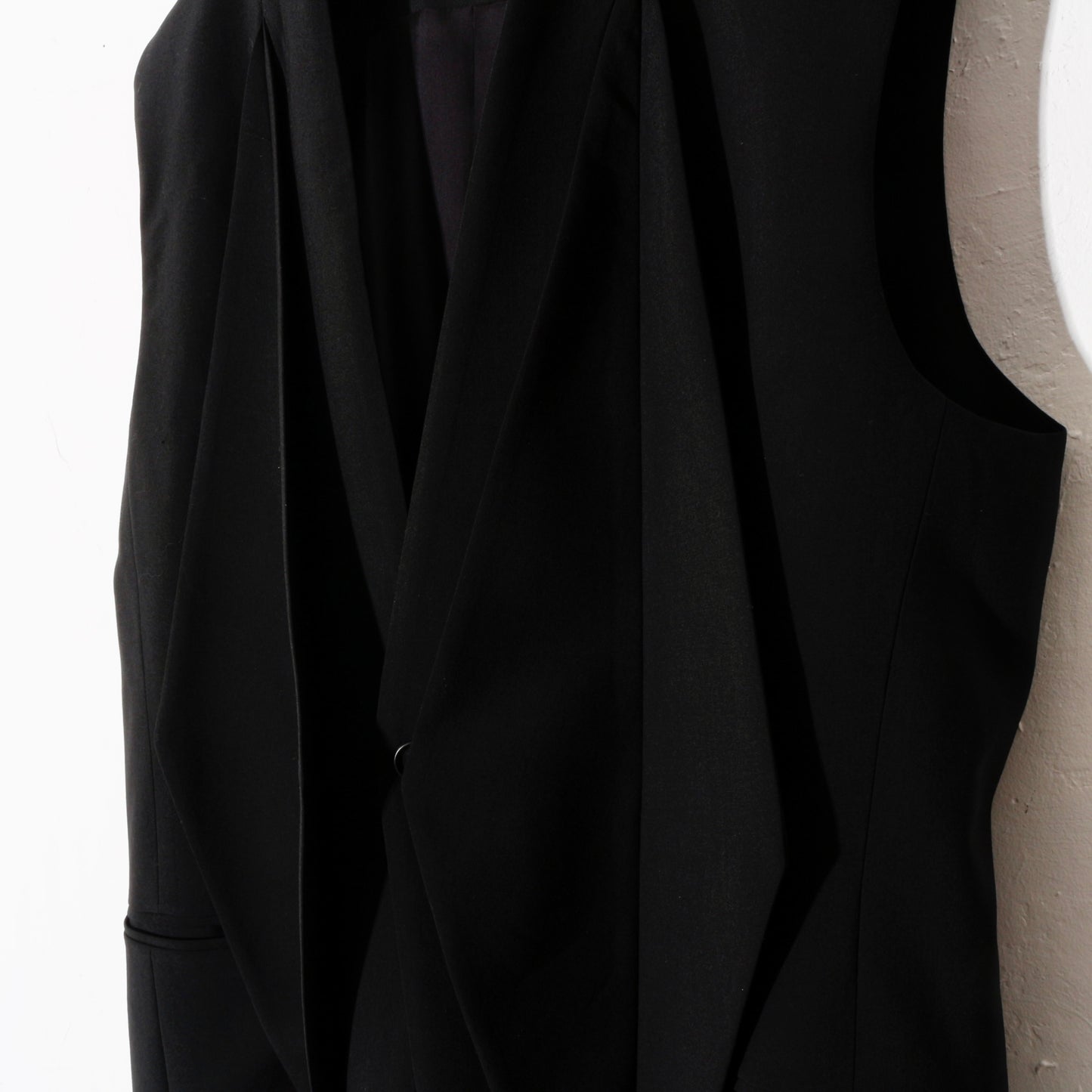 Dia_Sleeveless_Jacket / black