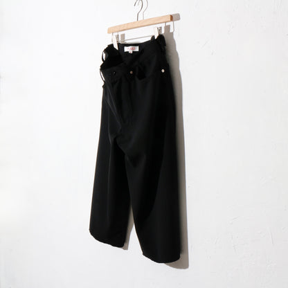 CANVAS SHORTS / black ebony