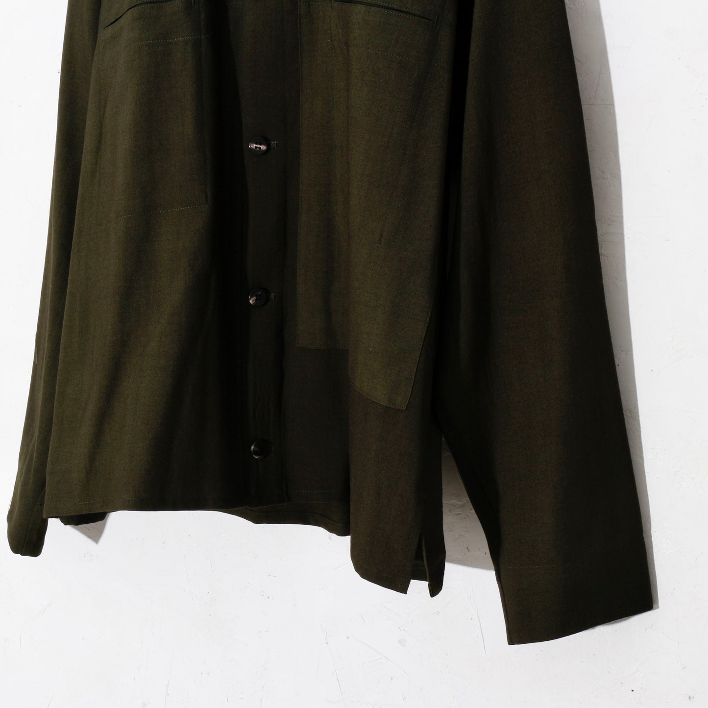 Uneven Dyed Short Shirt Jacket   / D.green