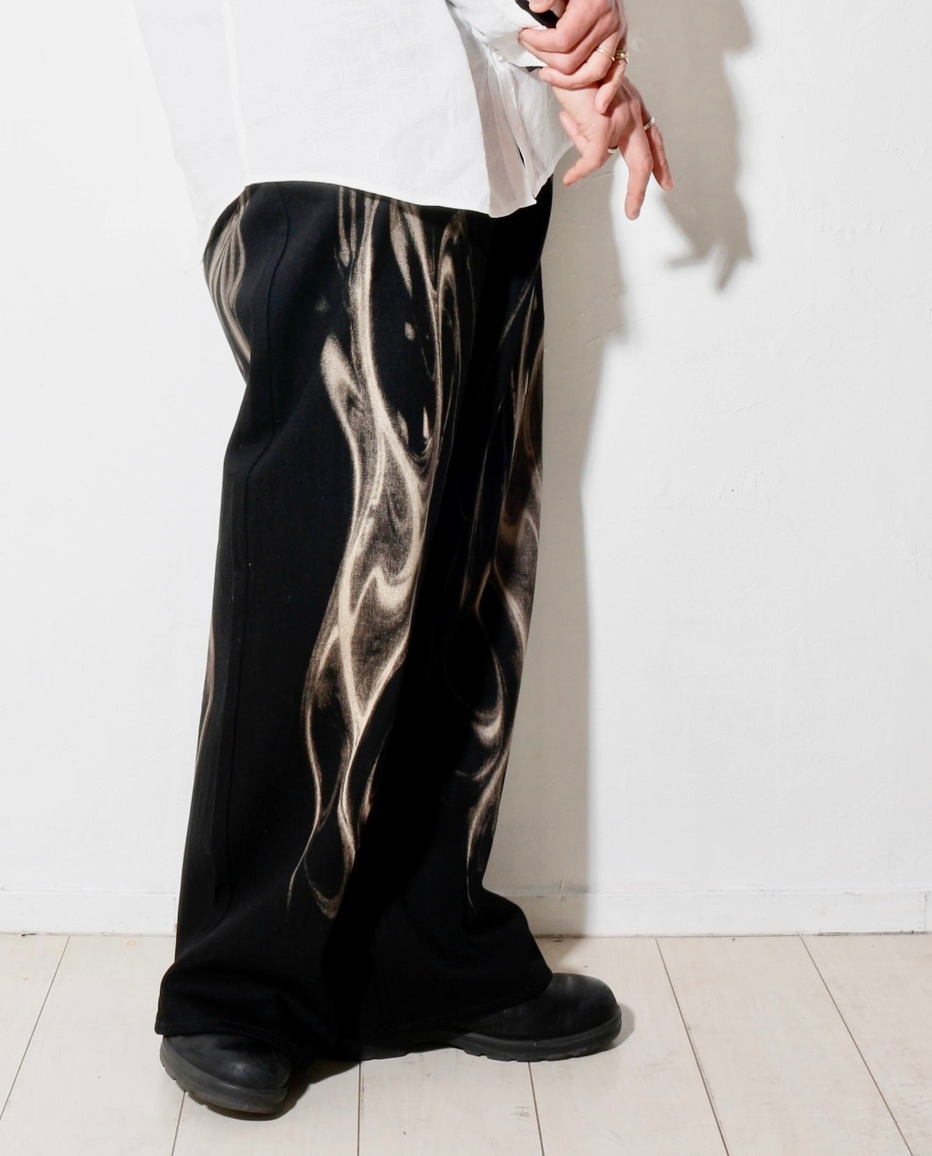 Refract_Bleach_Denim / black