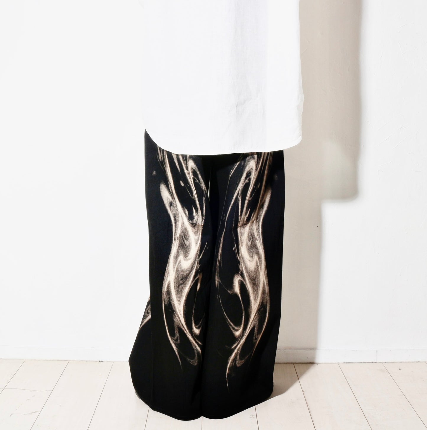 Refract_Bleach_Denim / black