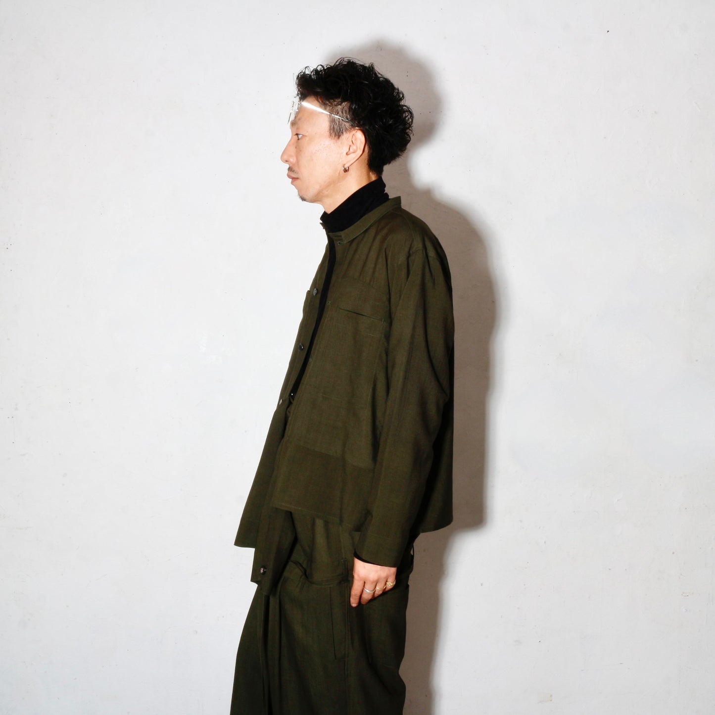 Uneven Dyed Short Shirt Jacket   / D.green
