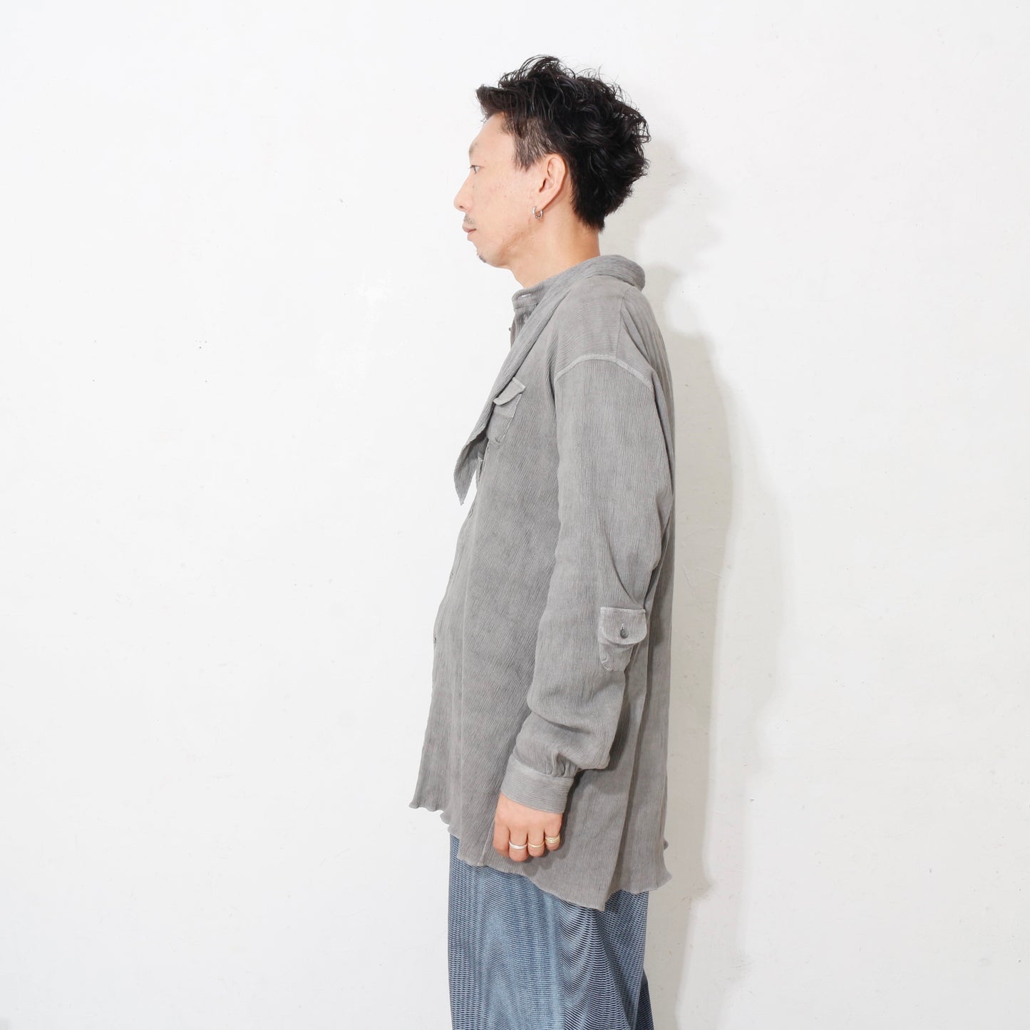 "eatable of many orders" / Celebration Scarf Shirts / charcoal