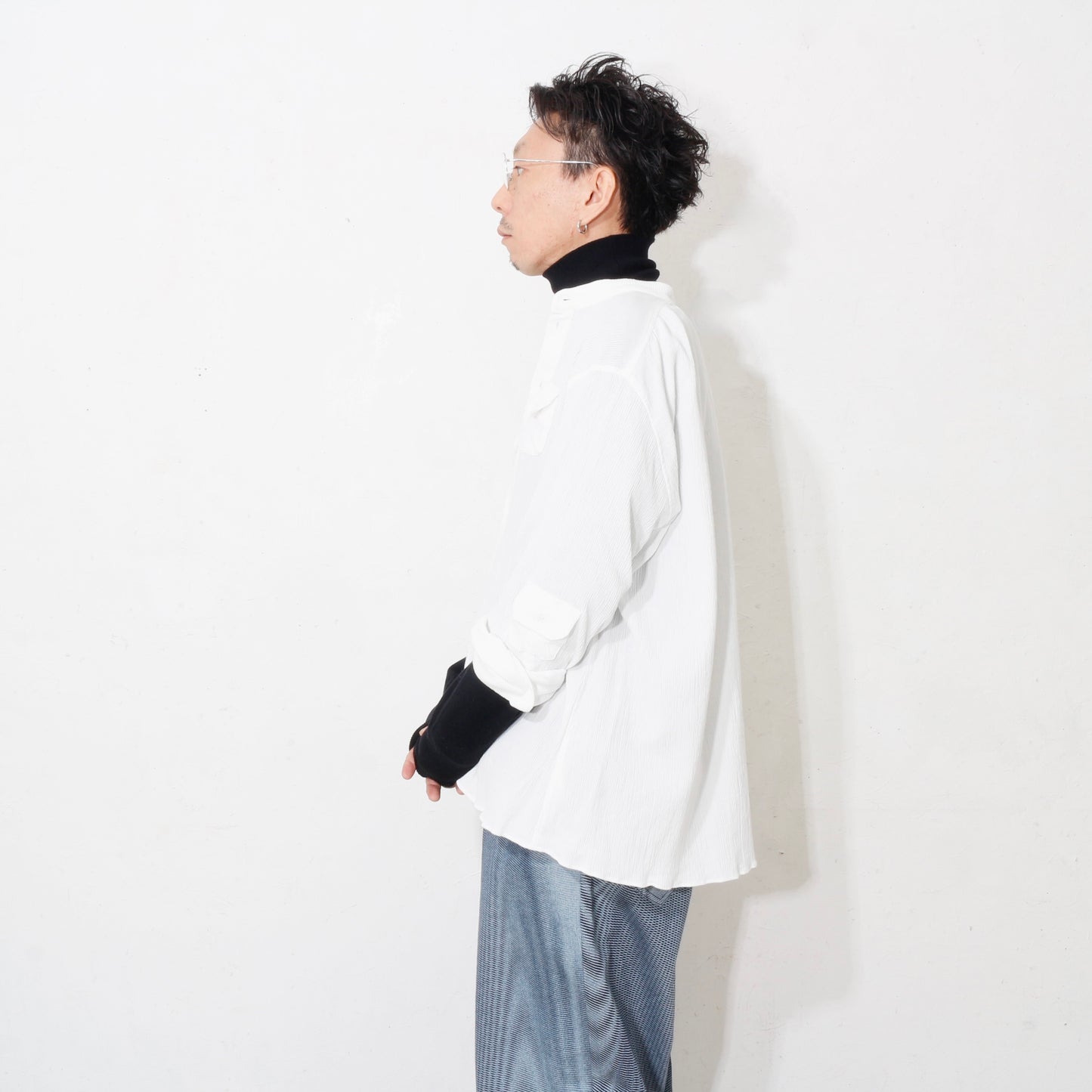 "eatable of many orders" / Celebration Scarf Shirts / off white
