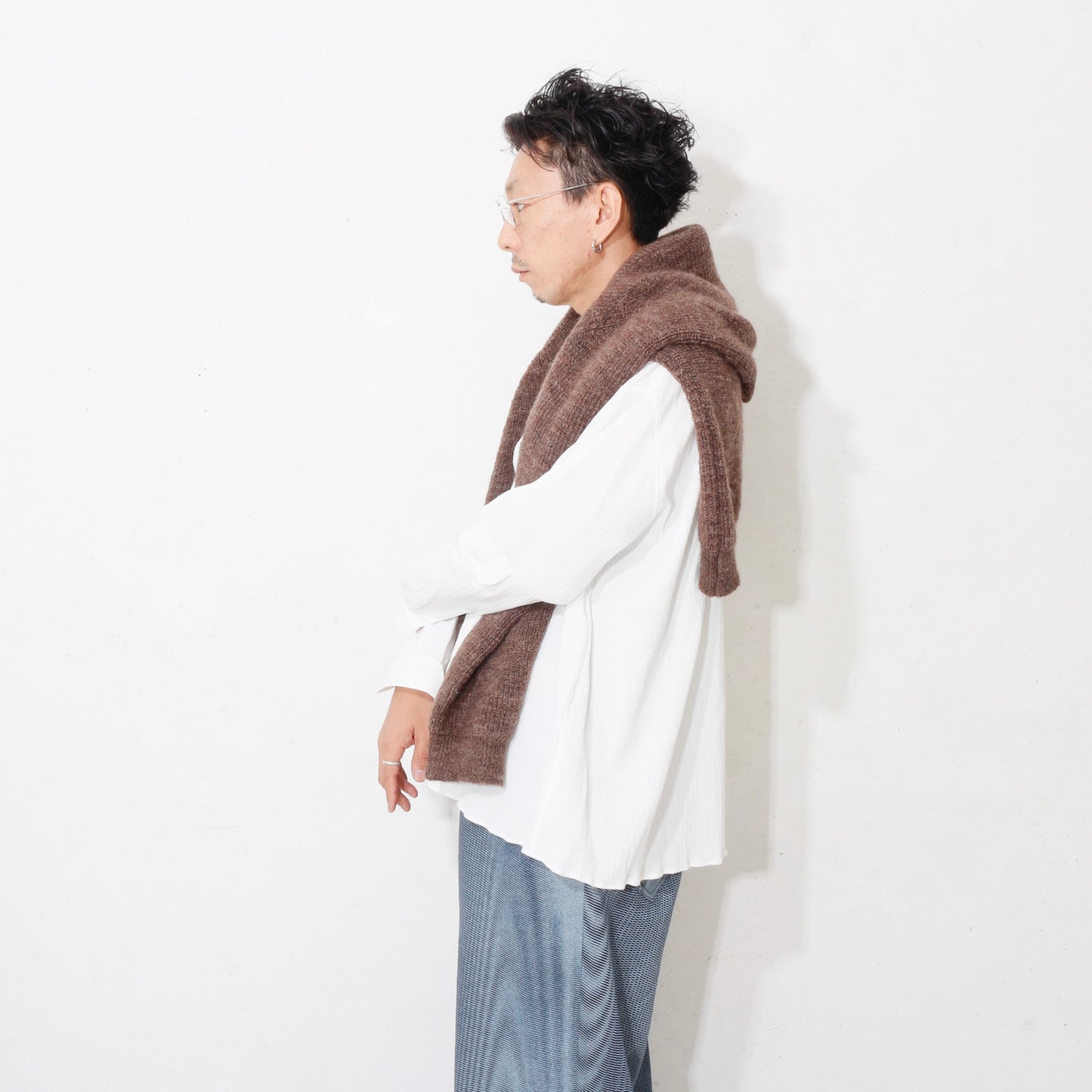 "eatable of many orders" / Celebration Scarf Shirts / off white