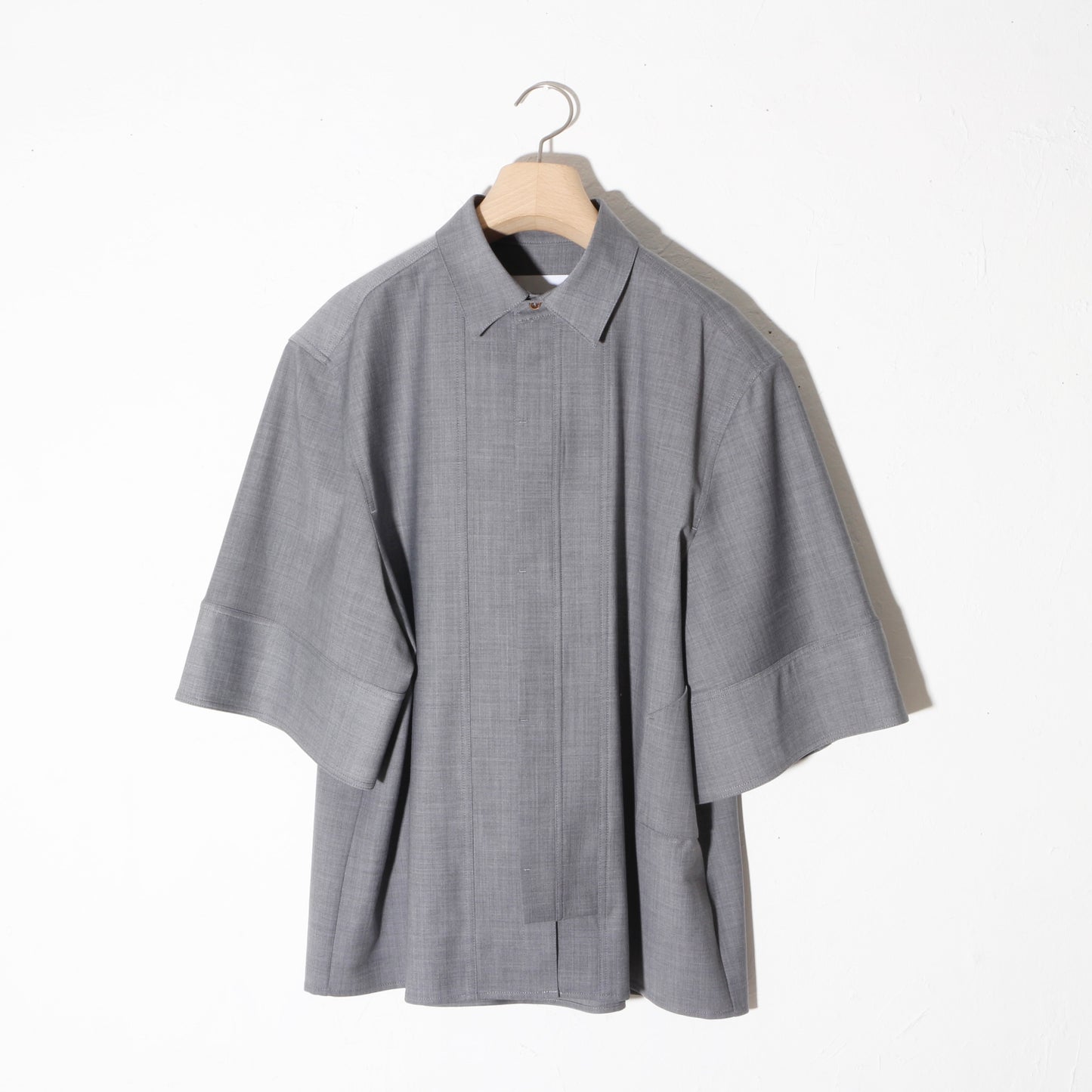 Tri_Front_Shirt /grey