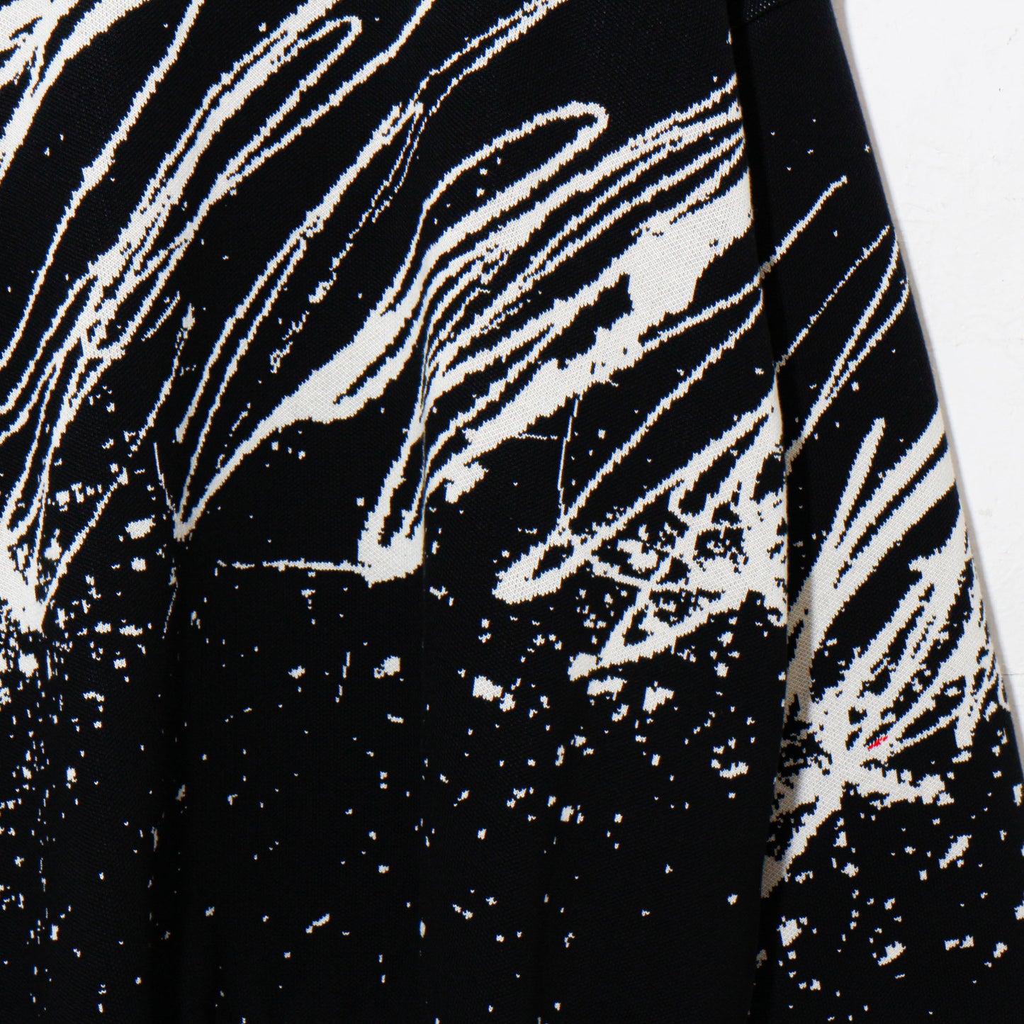 written by /drawing motif knit / black