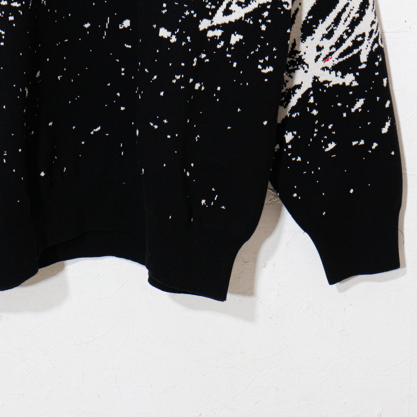 written by /drawing motif knit / black