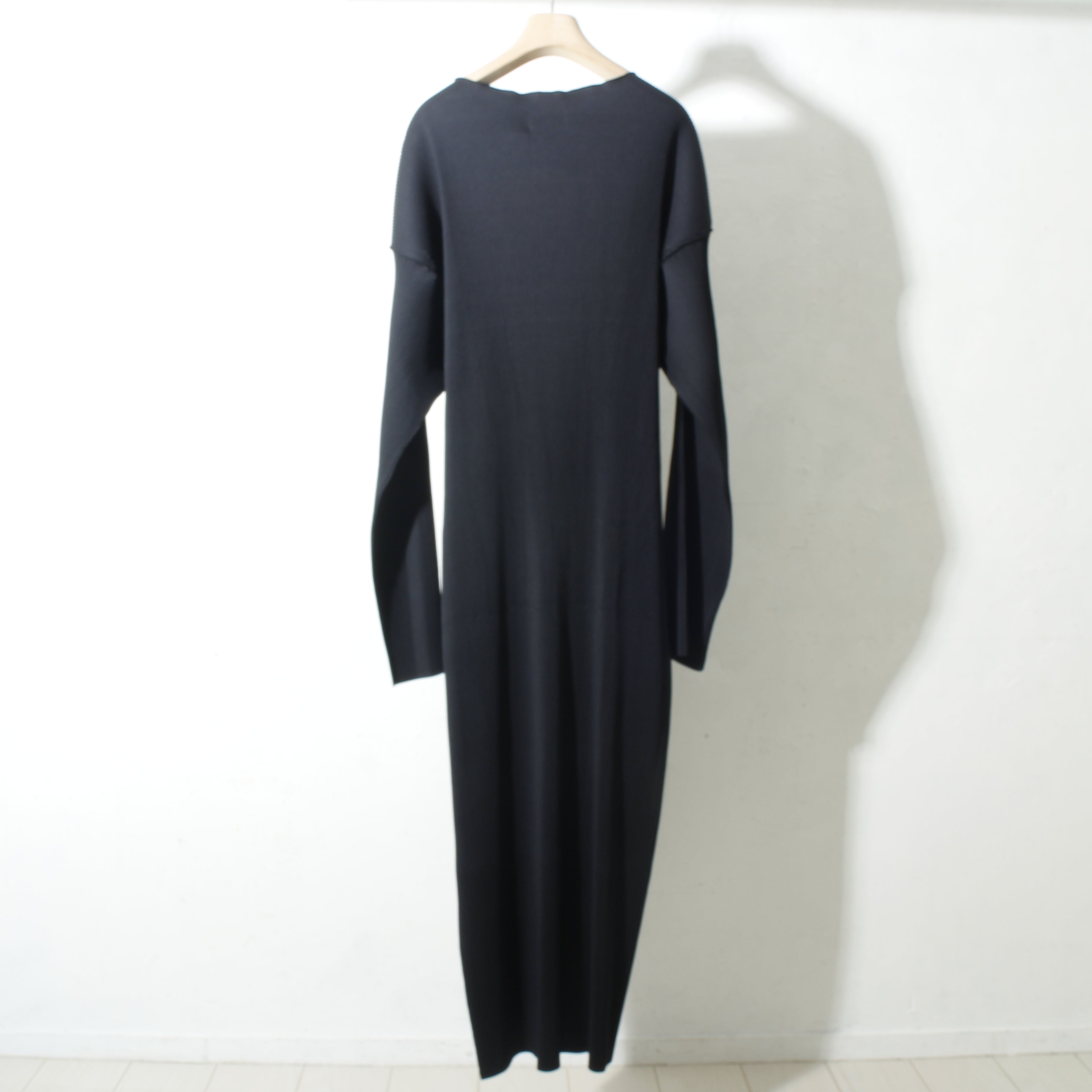 to do /wave long sleeve big dress / black – MIKIRIHASSHIN OFFICIAL
