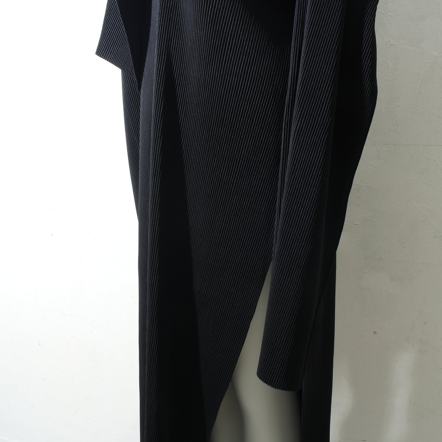 to do /wave long sleeve big dress / black