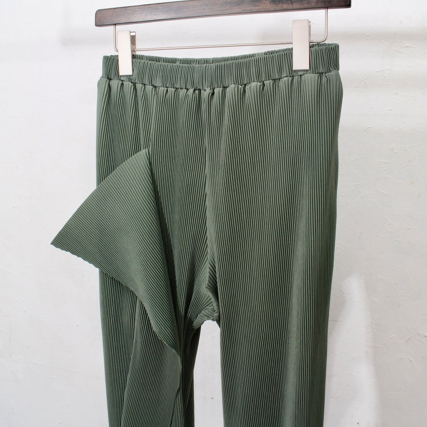 to do kotohayokozawa /Pleated Pants/khaki