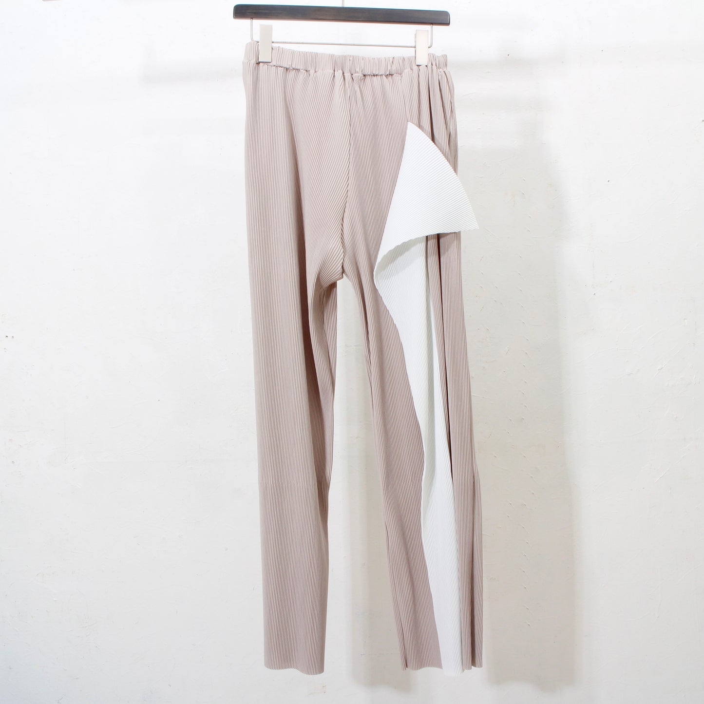 to do kotohayokozawa /Pleated Pants/gray