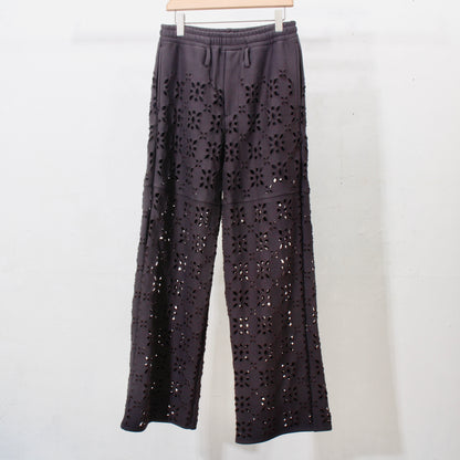 FLOWER HOLE SWEAT PANTS  / bk