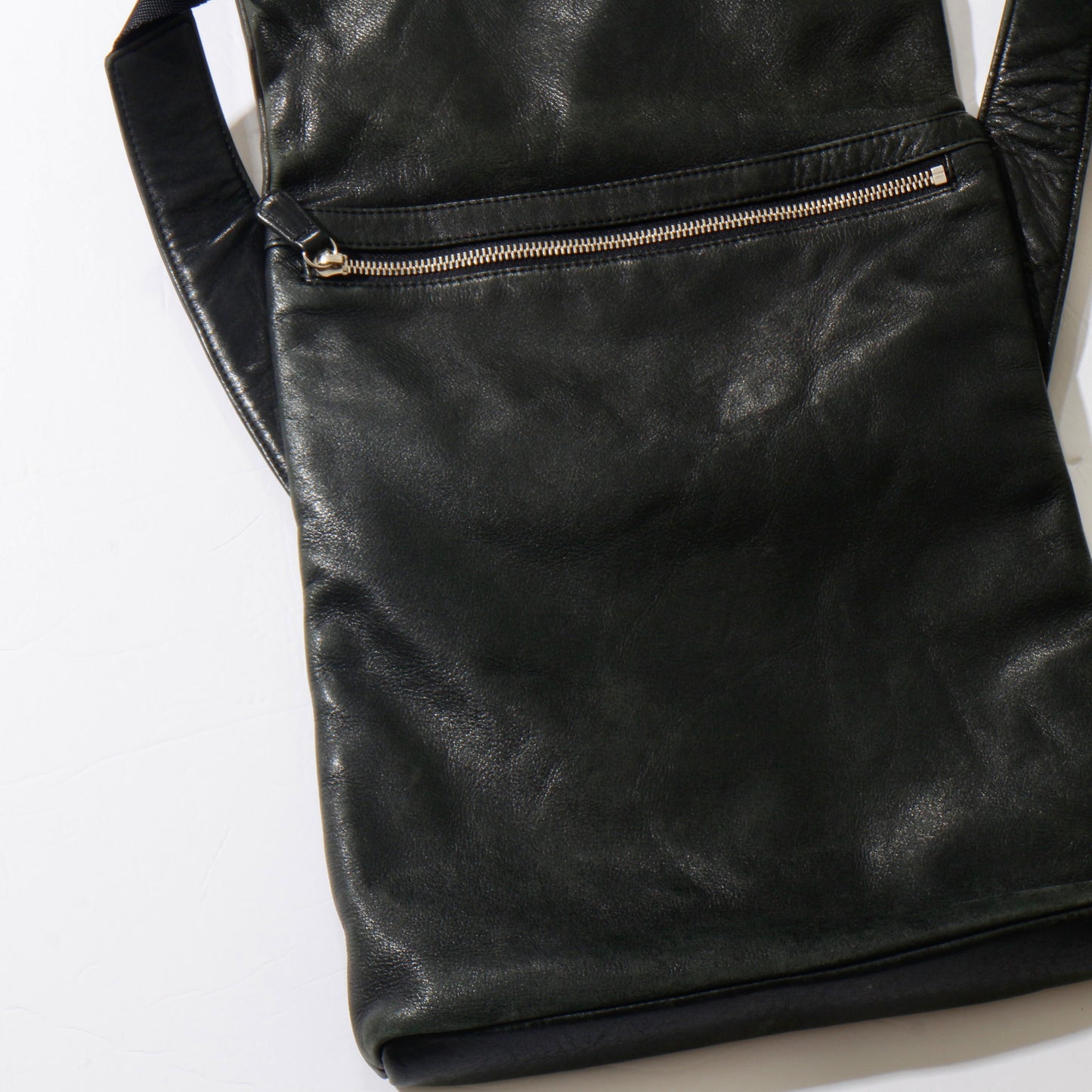 バックヤード /平すぎるだろbag