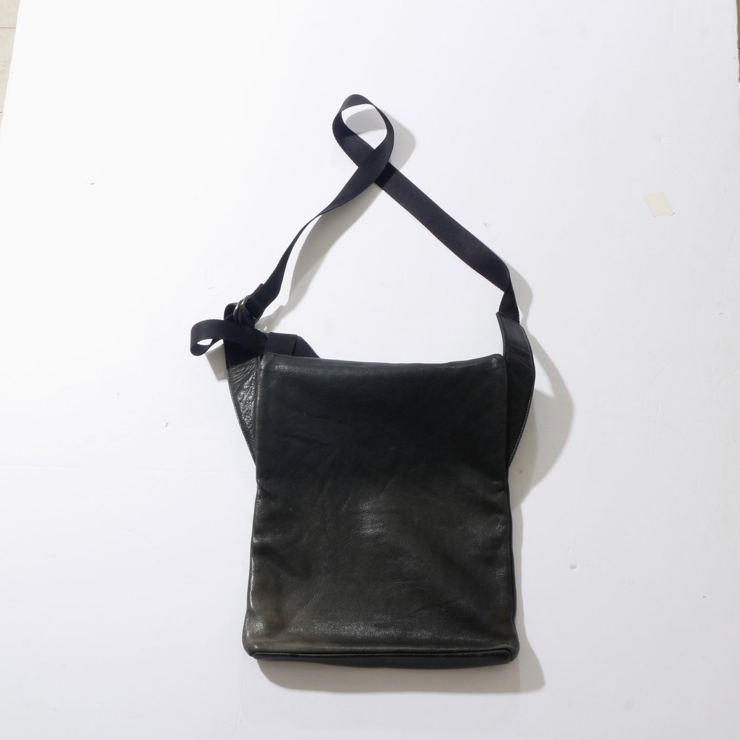 バックヤード /平すぎるだろbag