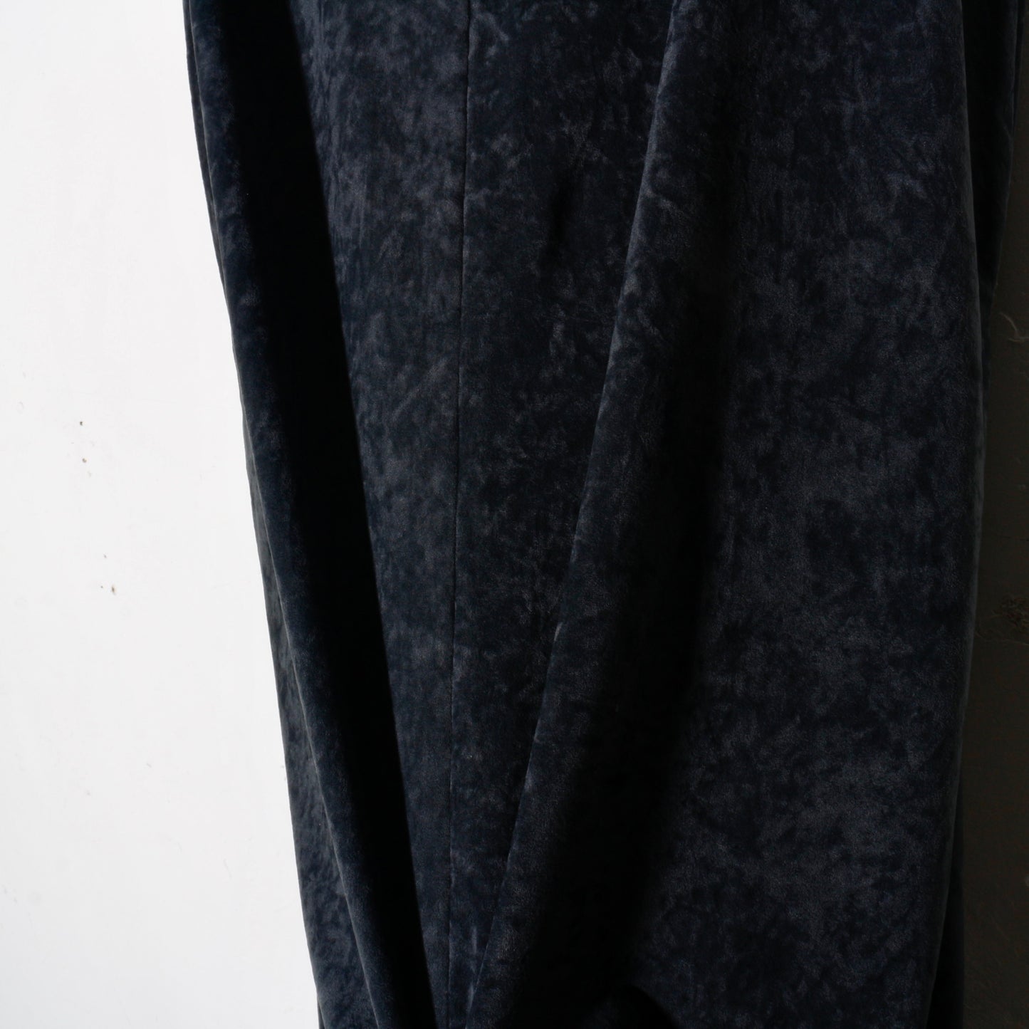 Lunar Velour Skirt / charcoal