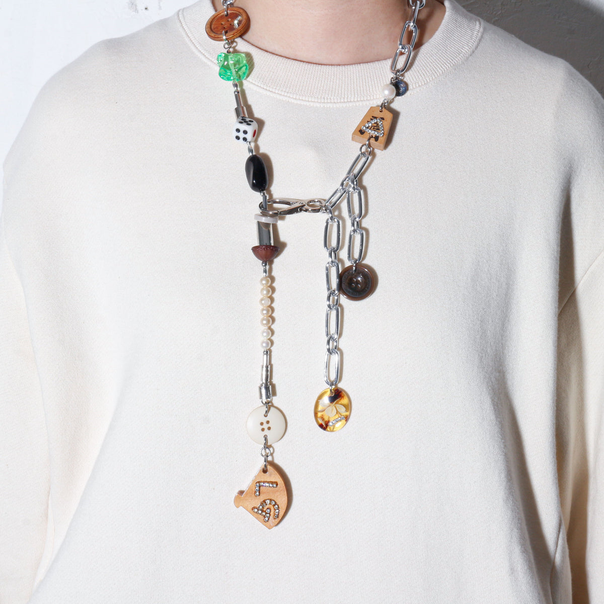 【LEO GON'DO】ROSARY Necklace No,2 WOOD BUTTON / GREEN GLASS