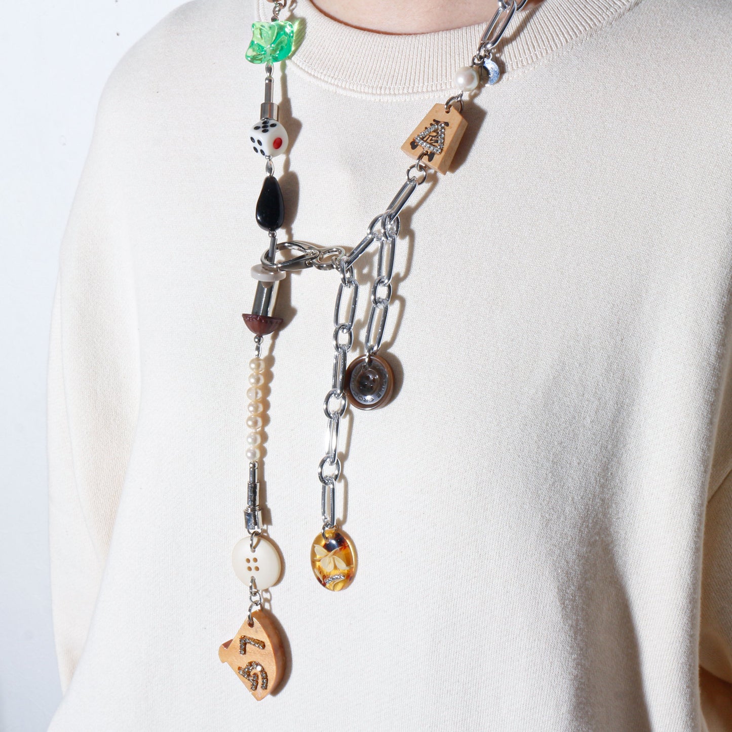 【LEO GON'DO】ROSARY Necklace No,2 WOOD BUTTON / GREEN GLASS