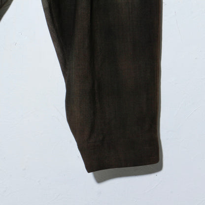 Uneven Dyed 6tuck Pants / charcoal