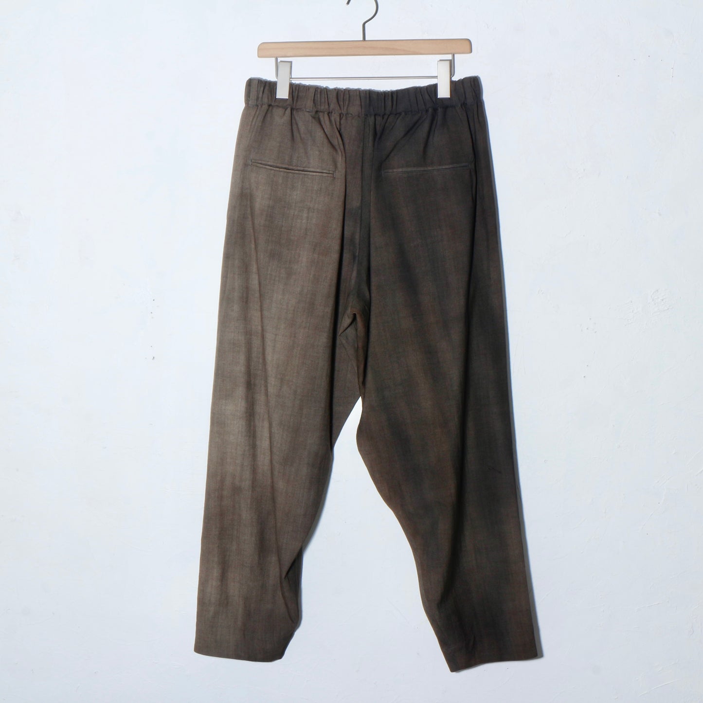 Uneven Dyed 6tuck Pants / charcoal