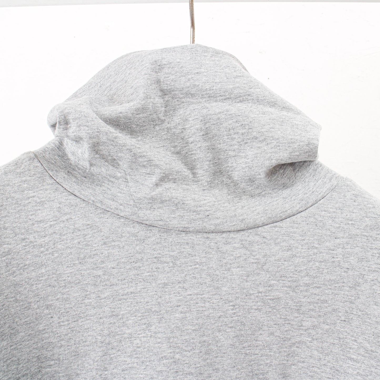 PANEL NECK L/S TEE / gray