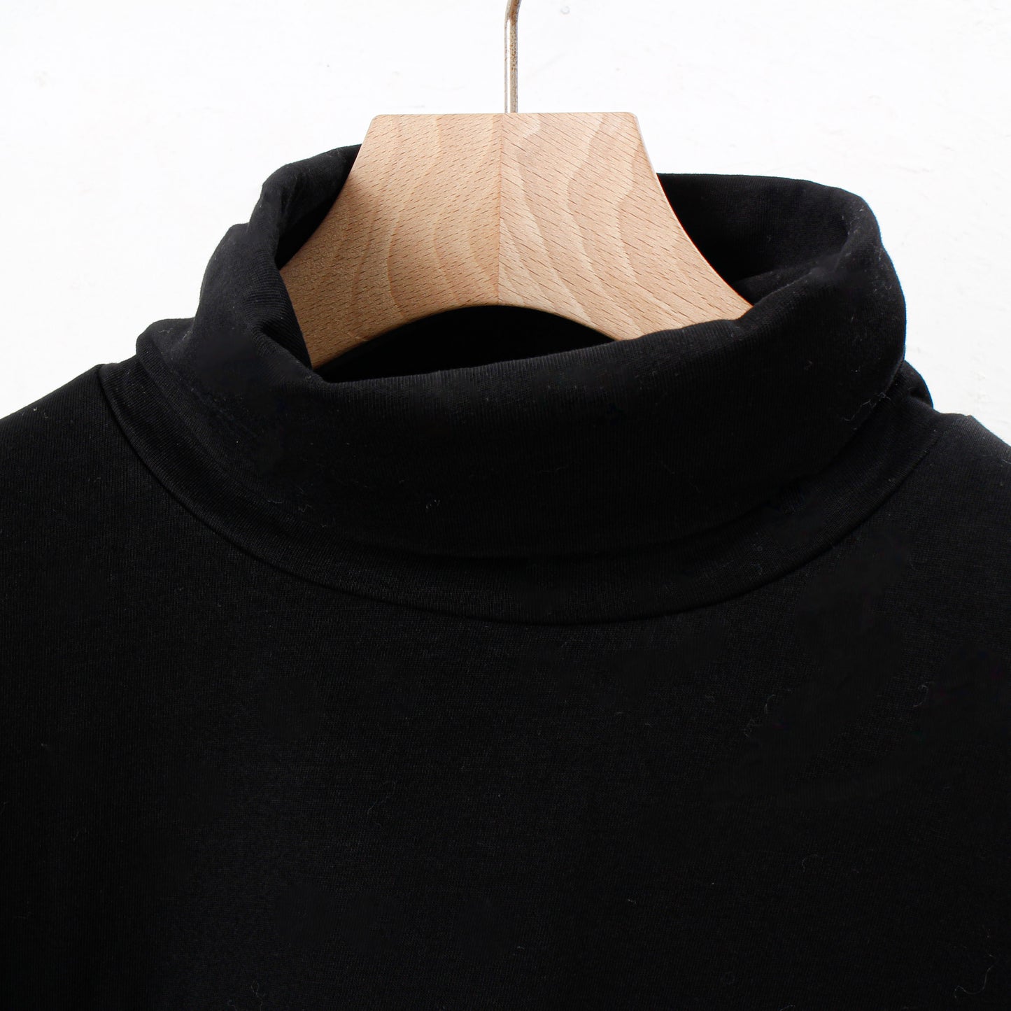 PANEL NECK L/S TEE / bk