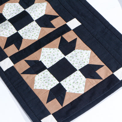 【HOUSE QUILT】 / APRON（SQUARE）＜FLOWER＞　※受注生産アイテムとなります。