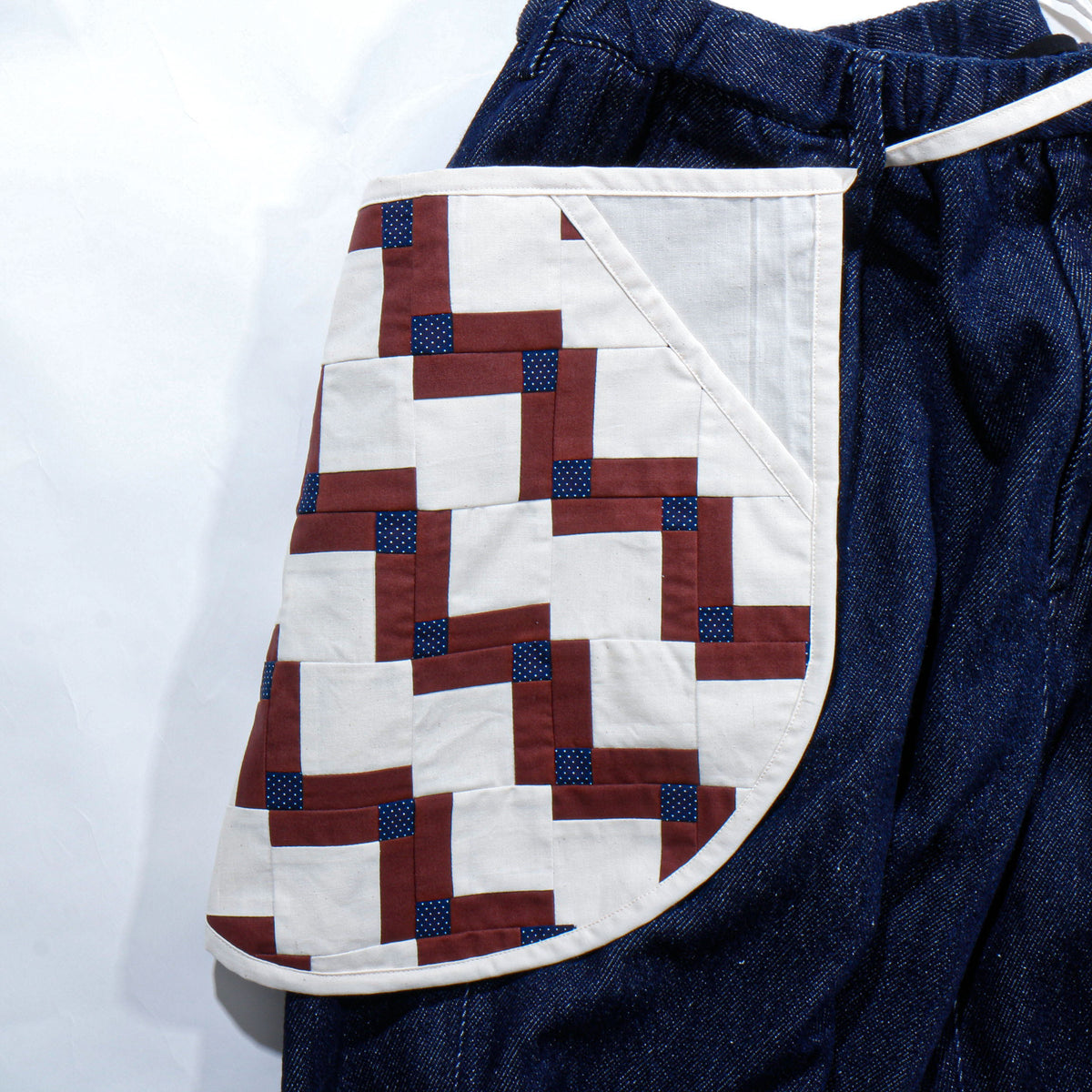 【HOUSE QUILT】 / APRON（ROUND）＜STEP BLOCK＞　※受注生産アイテムとなります。