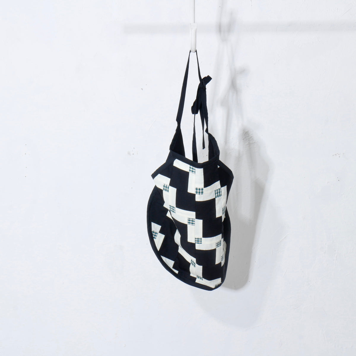 【HOUSE QUILT】 / APRON（ROUND）＜STEP BLOCK＞　※受注生産アイテムとなります。