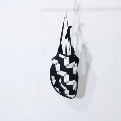 【HOUSE QUILT】 / APRON（ROUND）＜STEP BLOCK＞　※受注生産アイテムとなります。