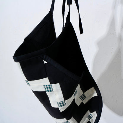 【HOUSE QUILT】 / APRON（ROUND）＜STEP BLOCK＞　※受注生産アイテムとなります。