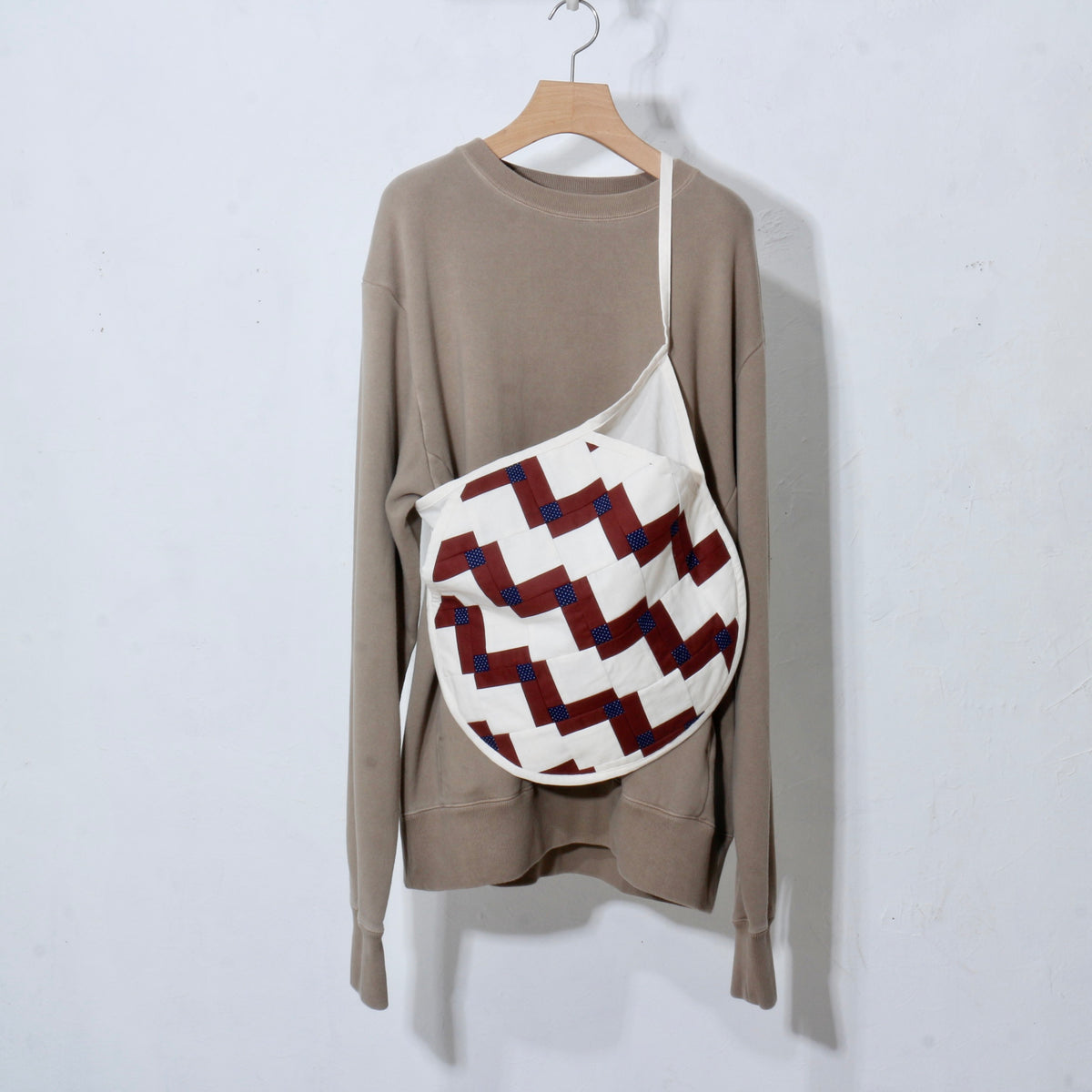 【HOUSE QUILT】 / APRON（ROUND）＜STEP BLOCK＞　※受注生産アイテムとなります。