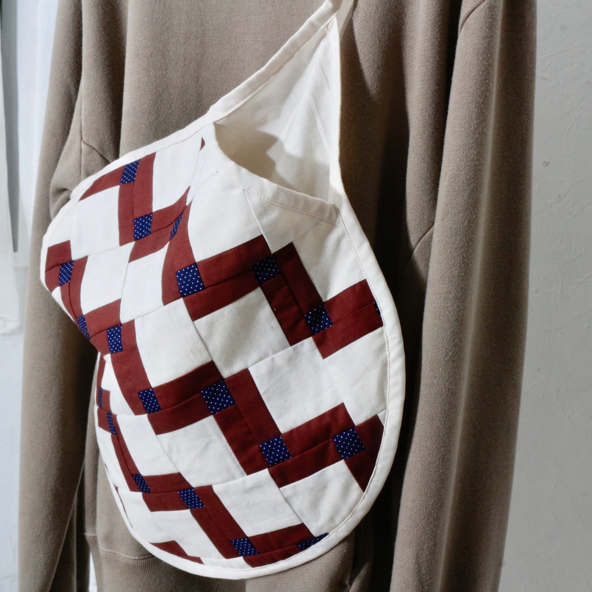 【HOUSE QUILT】 / APRON（ROUND）＜STEP BLOCK＞　※受注生産アイテムとなります。