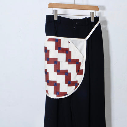 【HOUSE QUILT】 / APRON（ROUND）＜STEP BLOCK＞　※受注生産アイテムとなります。