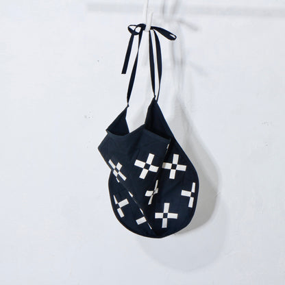 【HOUSE QUILT】 / APRON（ROUND）＜CROSS＞　※受注生産アイテムとなります。