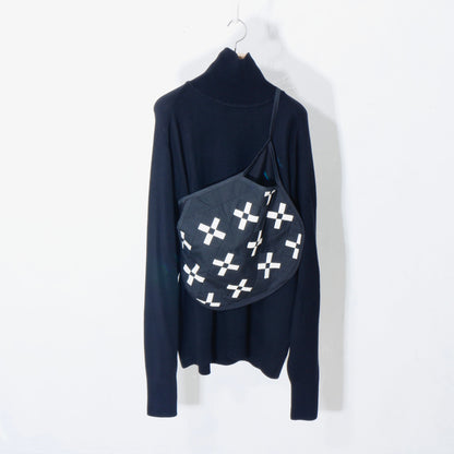 【HOUSE QUILT】 / APRON（ROUND）＜CROSS＞　※受注生産アイテムとなります。