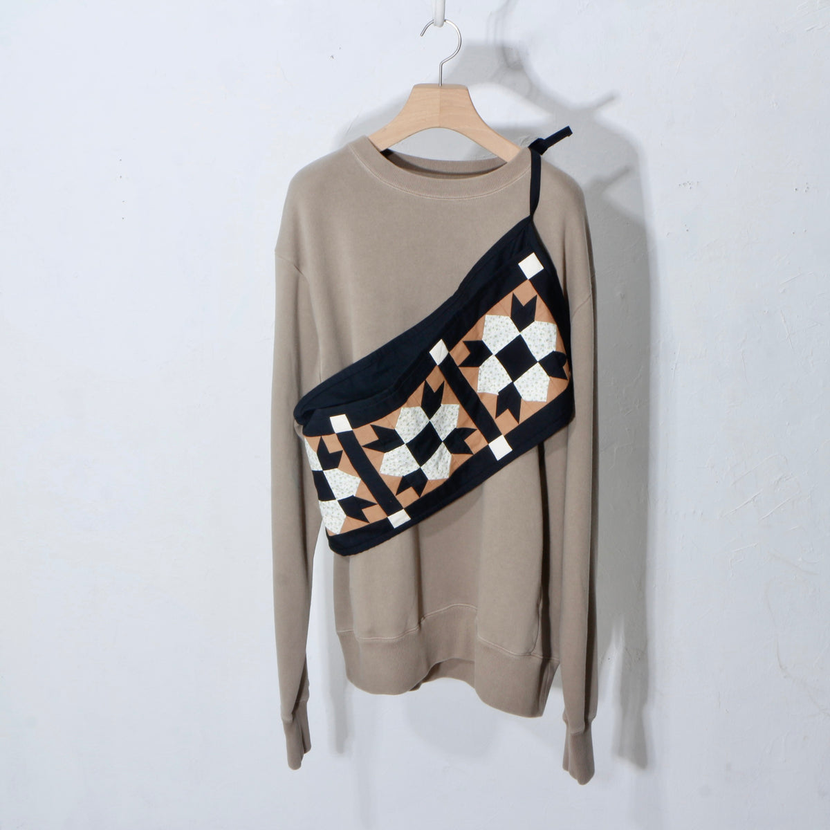 【HOUSE QUILT】 / APRON（SQUARE）＜FLOWER＞　※受注生産アイテムとなります。