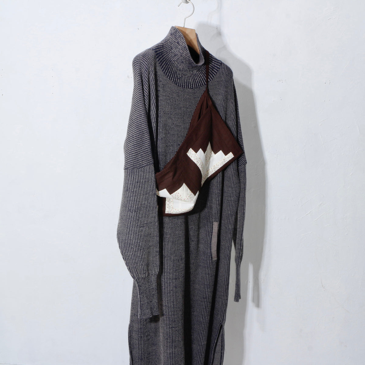 【HOUSE QUILT】 / APRON（SQUARE）＜LOG CABIN＞　※受注生産アイテムとなります。