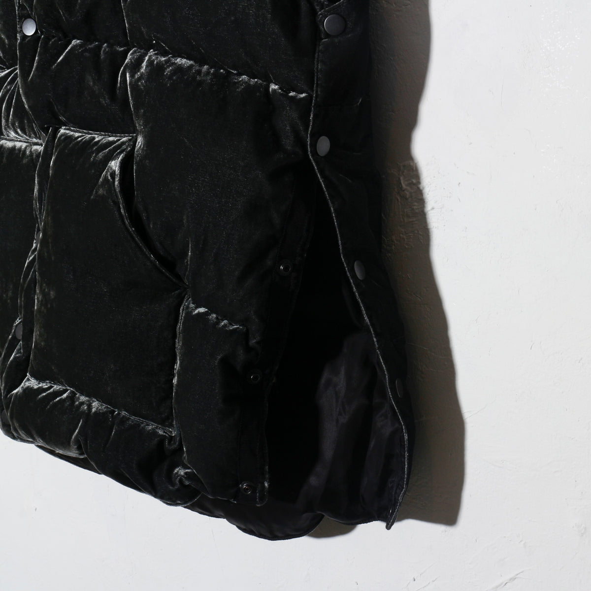 Velvet Mountain Down Vest  / Dusty Black