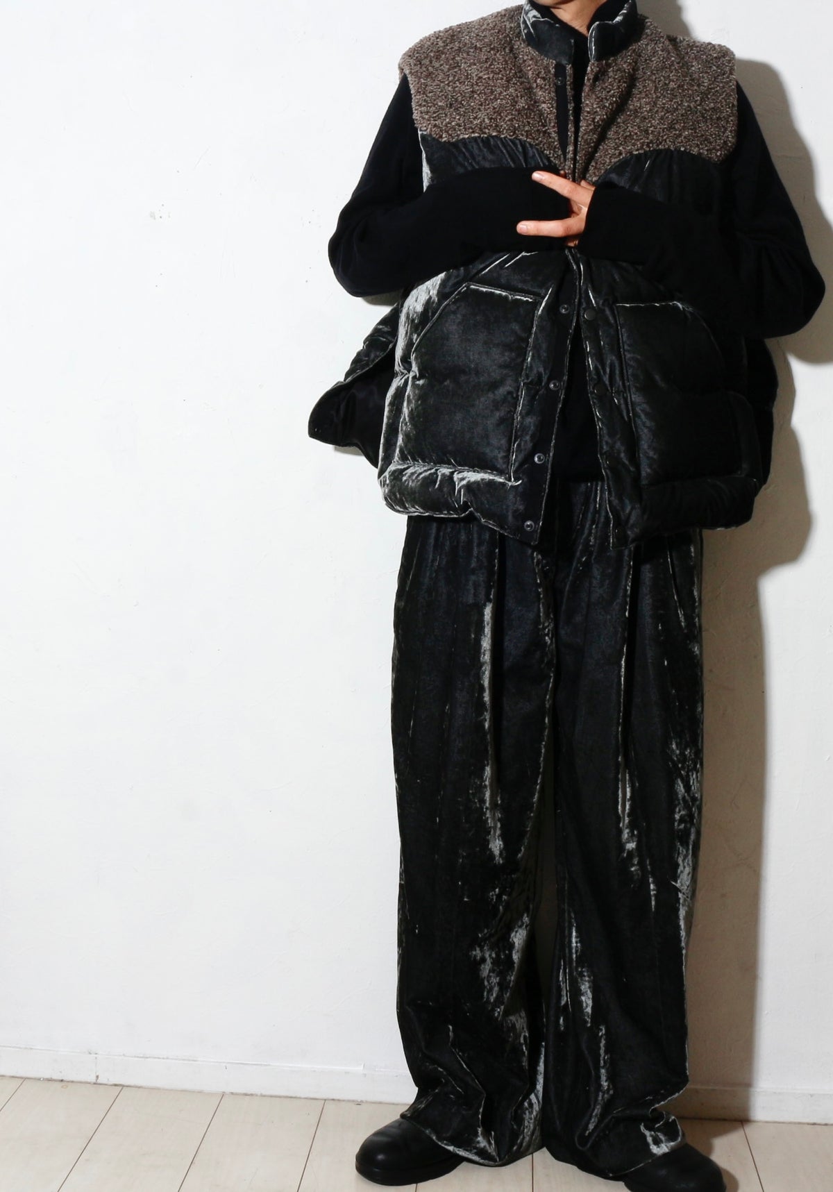 Velvet Mountain Down Vest  / Dusty Black