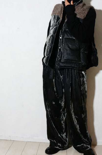 Velvet Mountain Down Vest  / Dusty Black